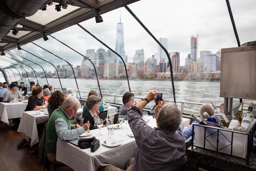 Bateaux New York Sightseeing Lunch Cruise