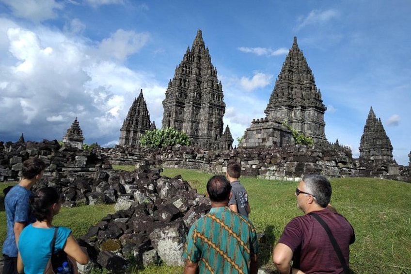 Yogyakarta: Borobudur Top Access & Prambanan Temple Private Tour 5