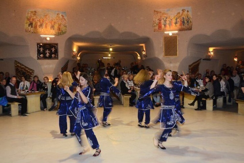 Turkish night show with dinner and unlimited free alcohol 2