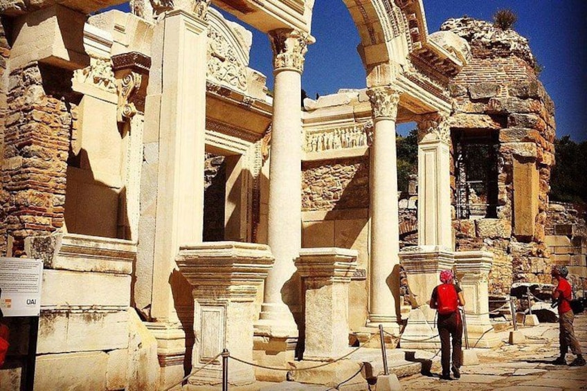 Hadrian gate-ephesus 5