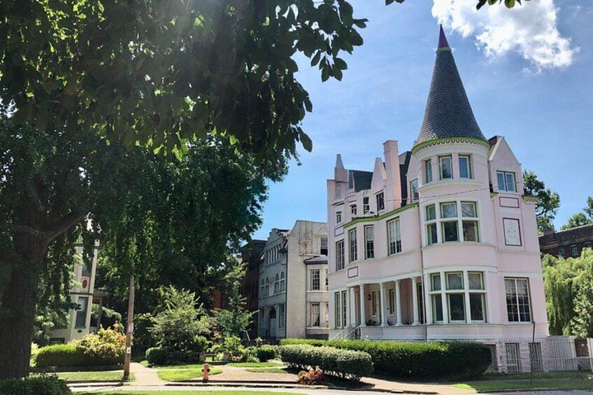 Since the 1890s, the Pink Palace has stood as a colorful landmark on St James Court, the main residential enclave of Old Louisville. 2