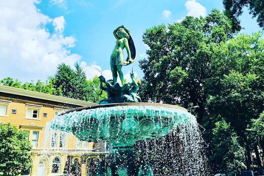 Gracing the center of St. James Court, the Venus Fountain has served as the focal point of the neighborhood since 1897. 5