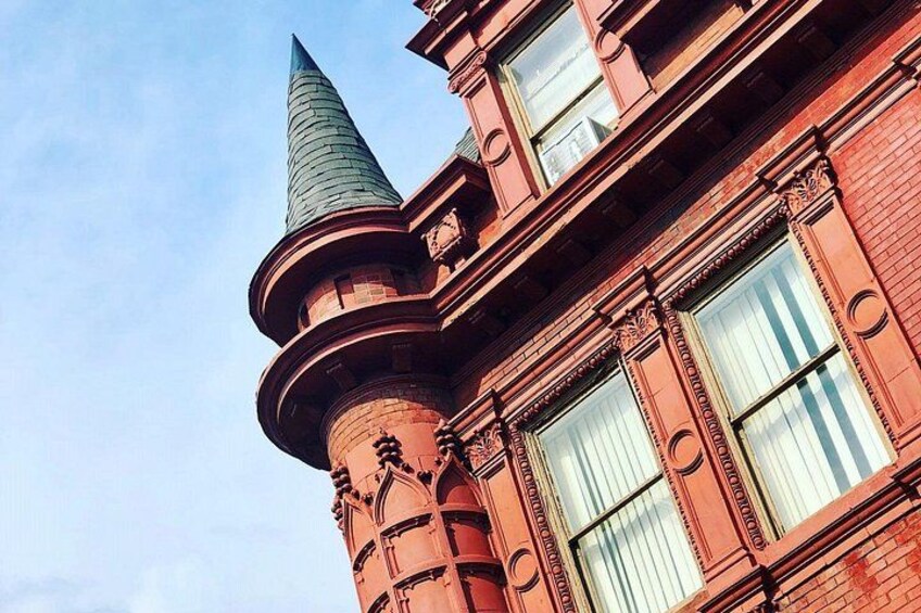 Wherever you look in Old Louisville, there is always something new to discover. 5