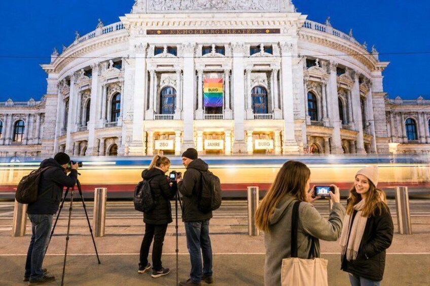 Vienna at night! Private photo tour of Vienna's most beautiful buildings 4