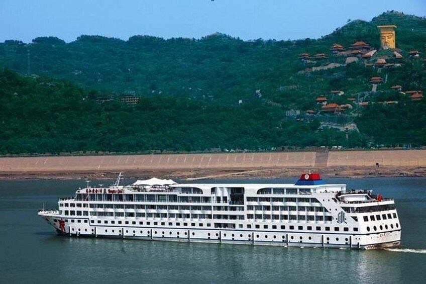 Yangtze River Deluxe Cruise 4D/3N from Chongqing to Yichang 1