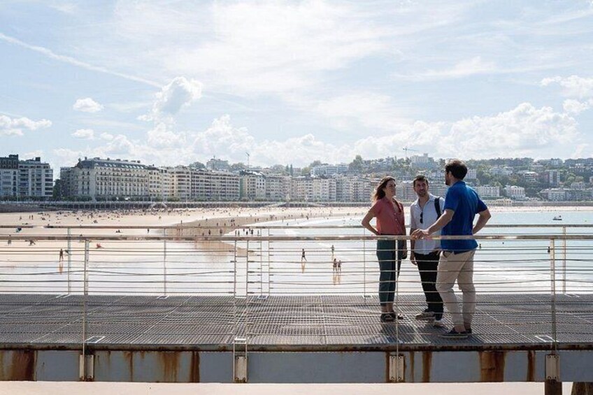 San Sebastian walking tour with pintxo and drink option 3