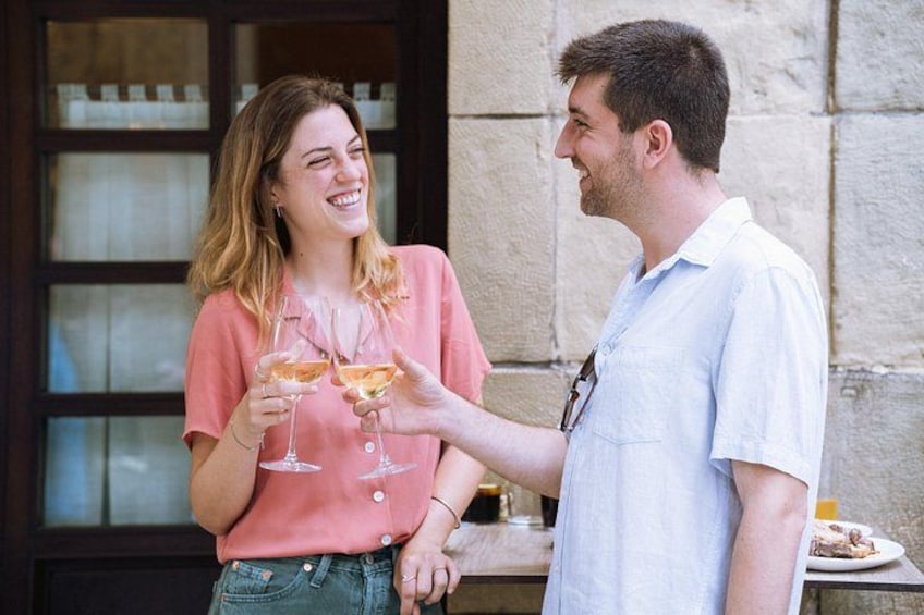 San Sebastian walking tour with pintxo and drink option 2
