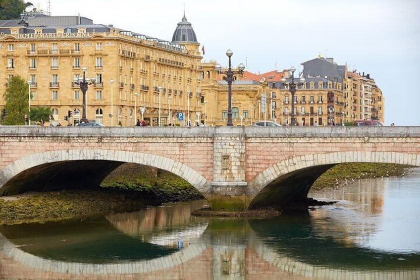 San Sebastian and Gipuzkoa coast tour in small group tour with lunch