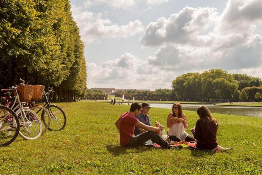 Versailles Bike Tour with Market, Gardens & Guided Palace Tour 4