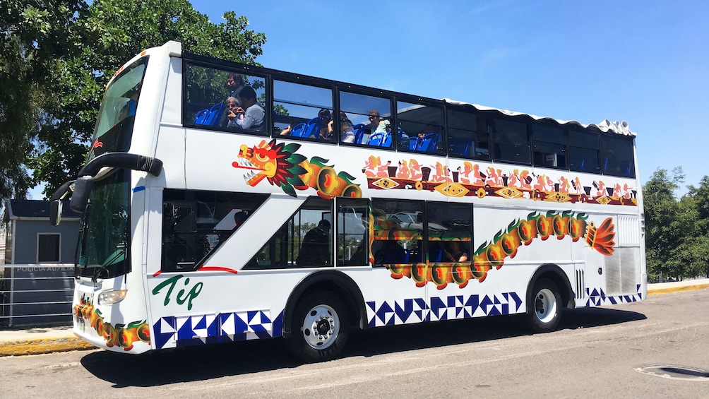 Double decker tour bus in Puebla