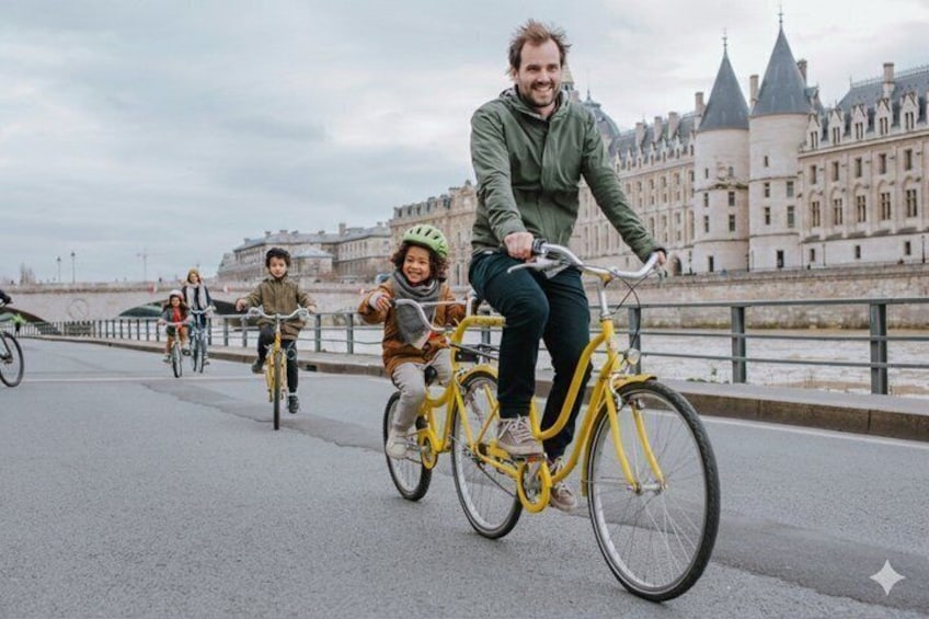 Paris Local Districts and Off the Beaten Track Guided Bike Tour 3