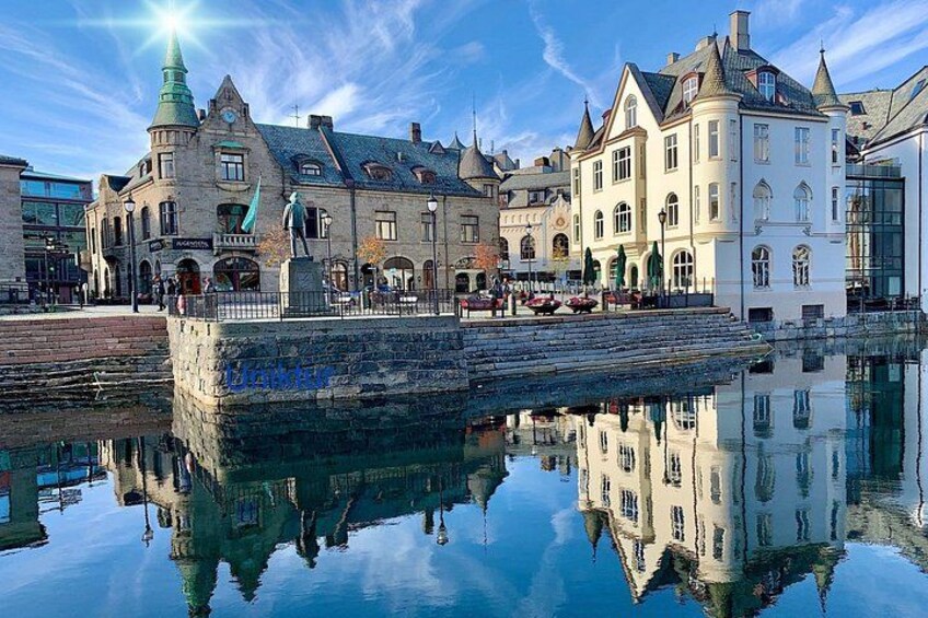 Splendid reflection of Art Nouveau buildings 2