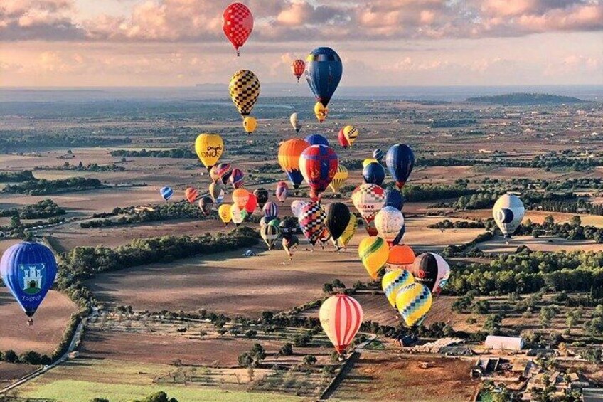 Romantic Sunrise Balloon Tour in Majorca 3
