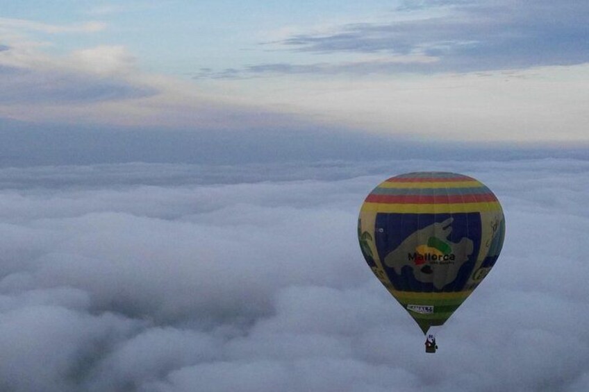 Romantic Sunrise Balloon Tour in Majorca 3