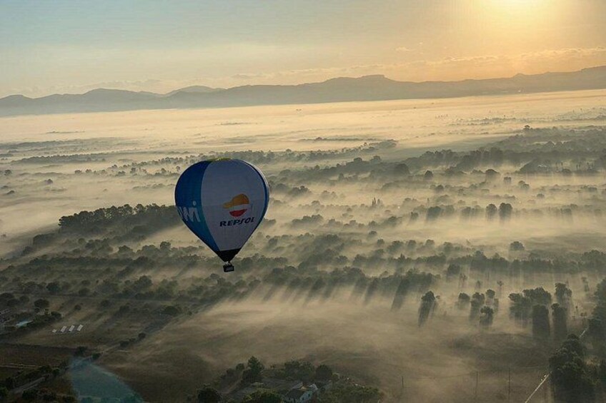 Romantic Sunrise Balloon Tour in Majorca 2