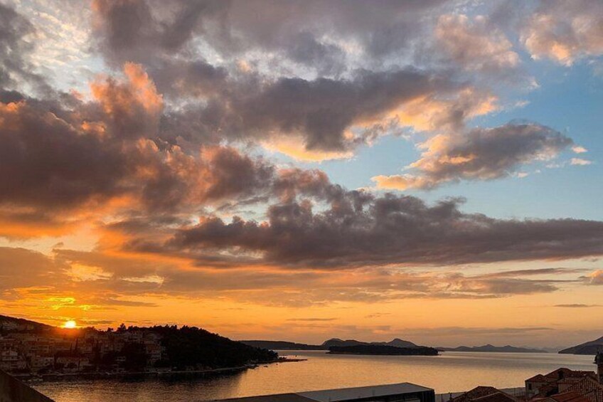 Watch the sunset in Dubrovnik 2
