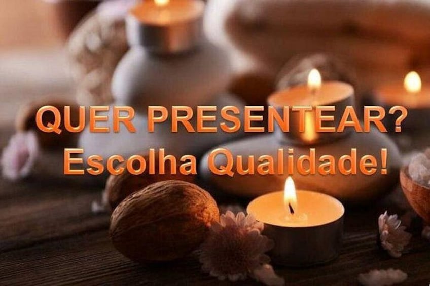 Ambiente iluminado con velas y texto superpuesto. 3