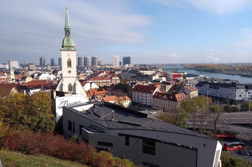 Bratislava walk tour with bonuses and castle 3€ + Tip, kids free 4