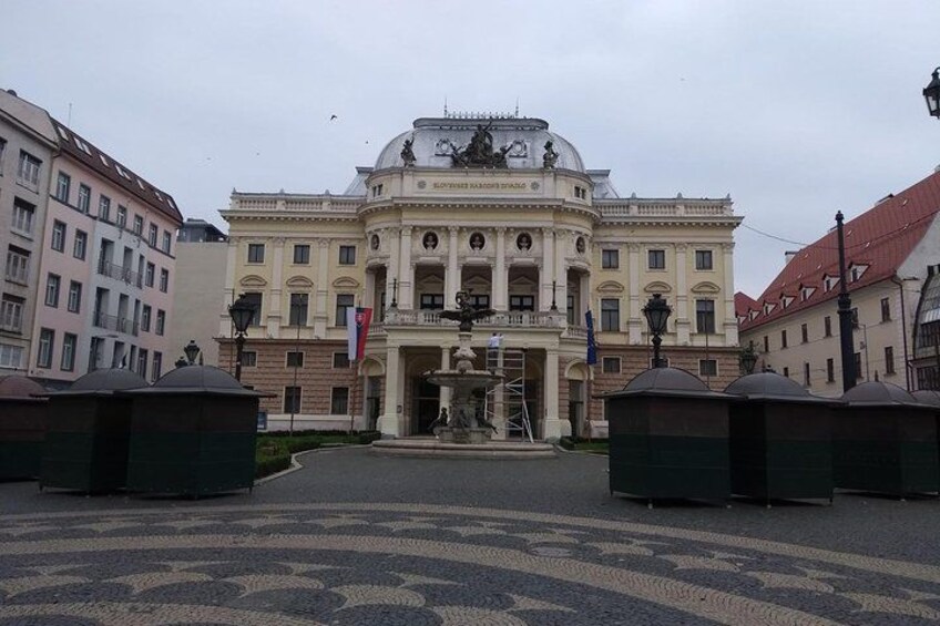 Bratislava walk tour with bonuses and castle 3€ + Tip, kids free 2