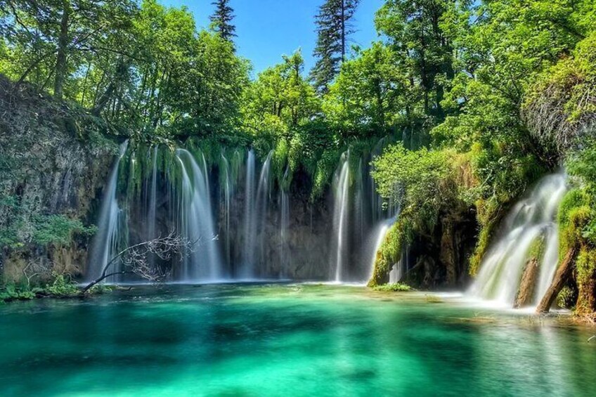 From Šibenik to Zagreb with Plitvice Lakes tour - Private transfer-tour