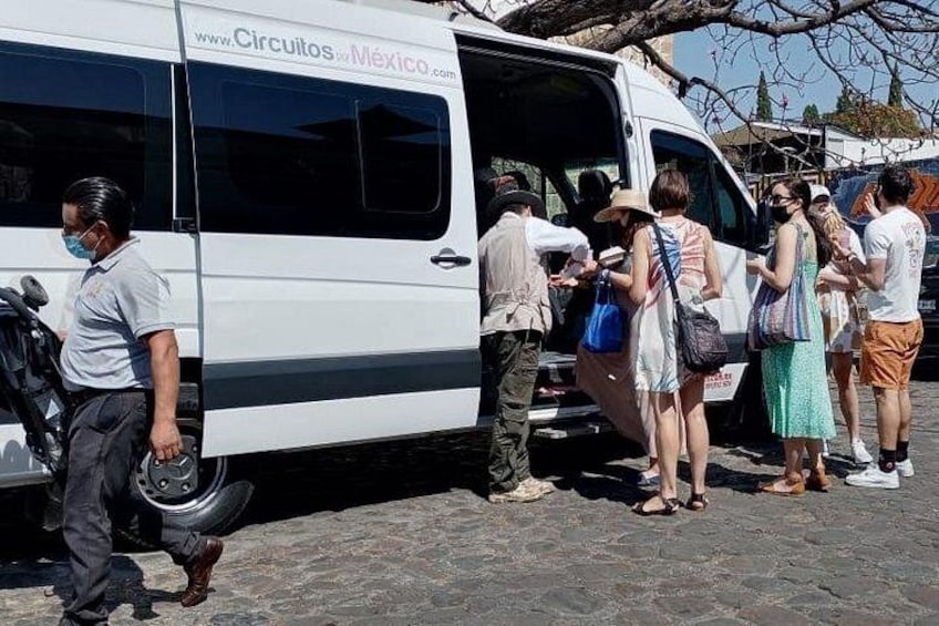 Private Family Tour to Visit Monte Albán, Alebrijes and Barro Negro 4