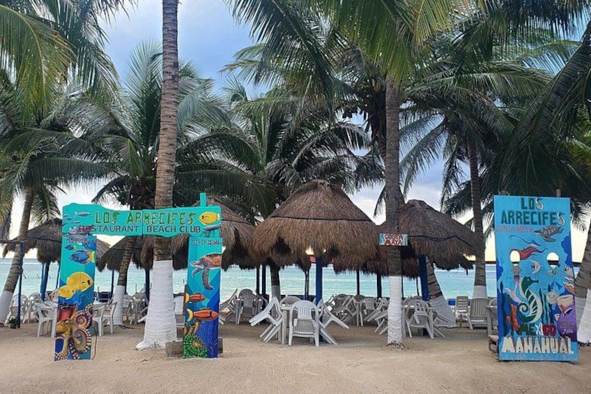 ADULTS GOLD A day at the beach at Los Arrecifes Restaurant-Open Bar And Massage. 3