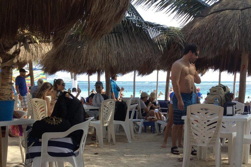 ADULTS GOLD A day at the beach at Los Arrecifes Restaurant-Open Bar And Massage. 5