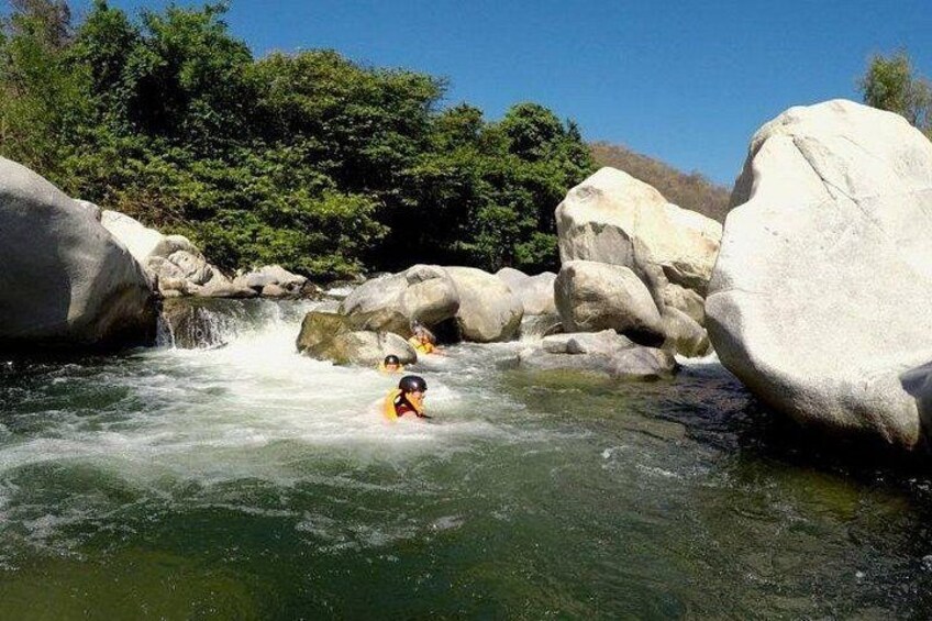 Canyoning in the Oaxacan Coast Canyons 3