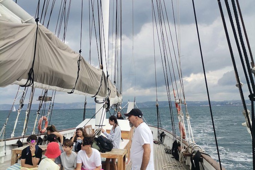 Discovery of the coves of the Blue Coast by boat 4