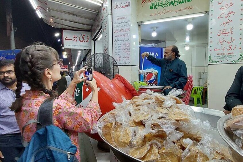 Karachi Half Day City Tour with Local Snacks and Private Transfer 4