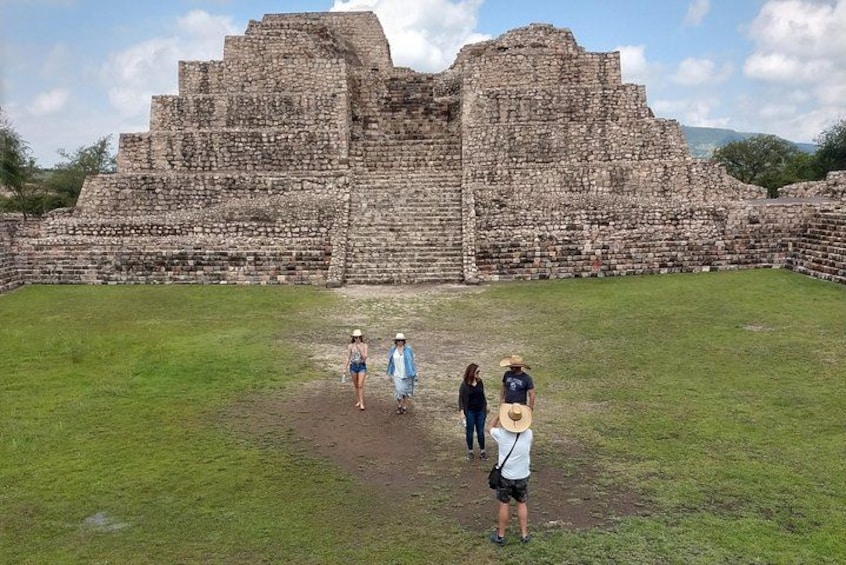 A not crowded Archaeological tour in Cañada de la Virgen 1