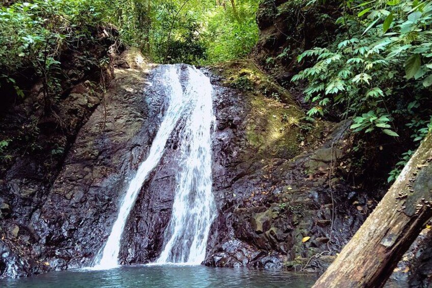 Hike 10 waterfalls in Jaco lunch included 2