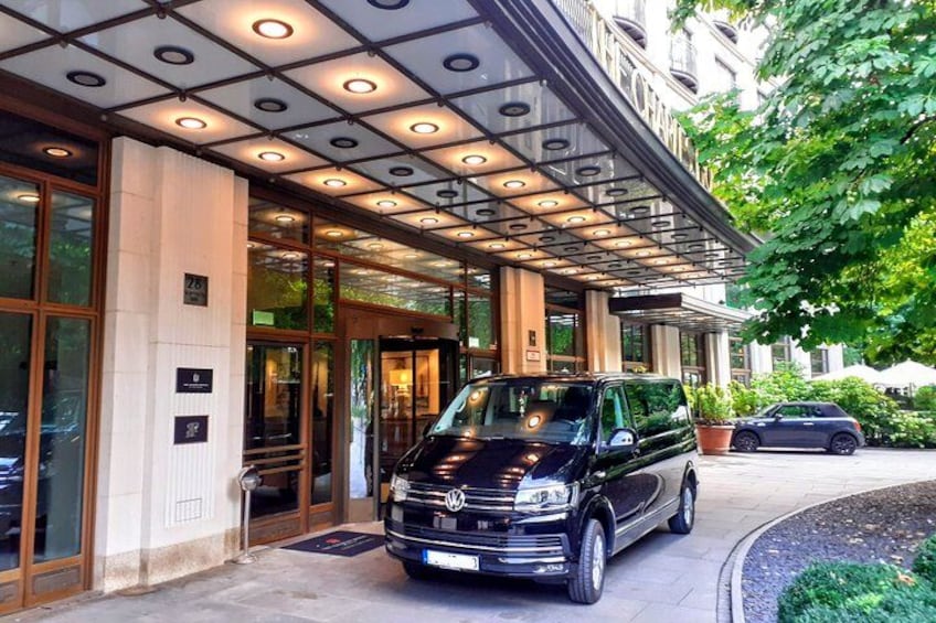 https://media-cdn.tripadvisor.com/media/attractions-splice-spp-720x480/0b/32/1e/e7.jpg 2