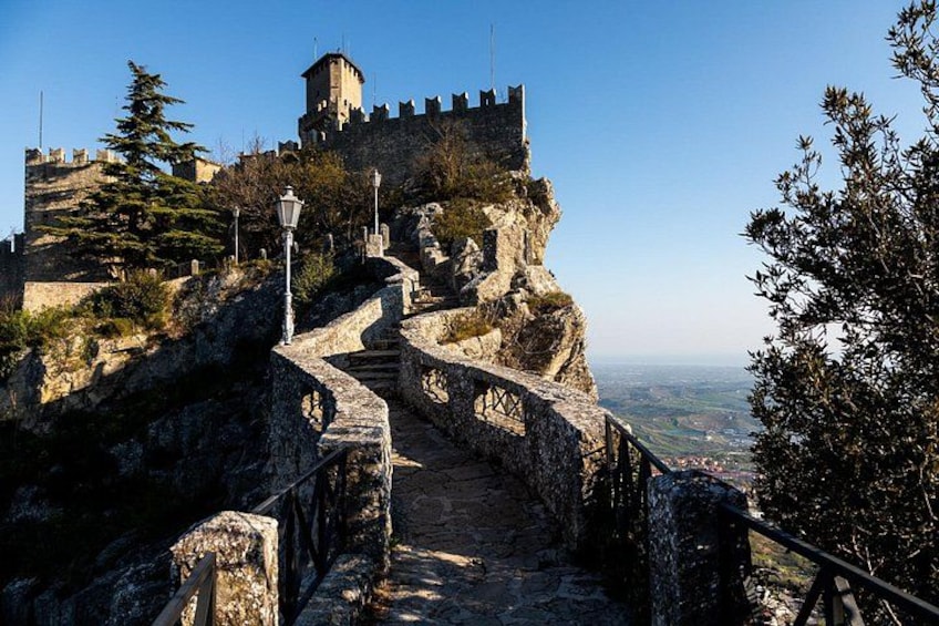 Tourist visit of the UNESCO Historic Center of San Marino 2