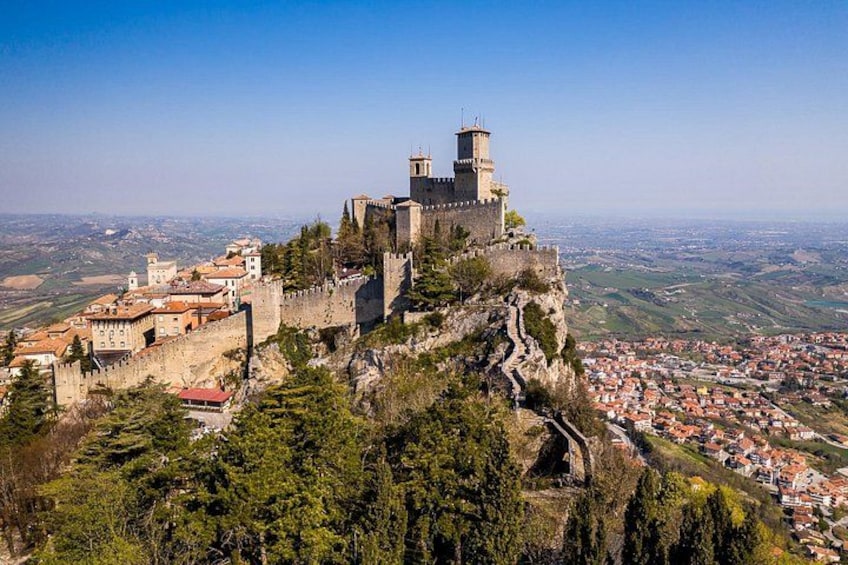 Tourist visit of the UNESCO Historic Center of San Marino 1