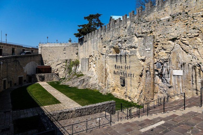 Tourist visit of the UNESCO Historic Center of San Marino 3