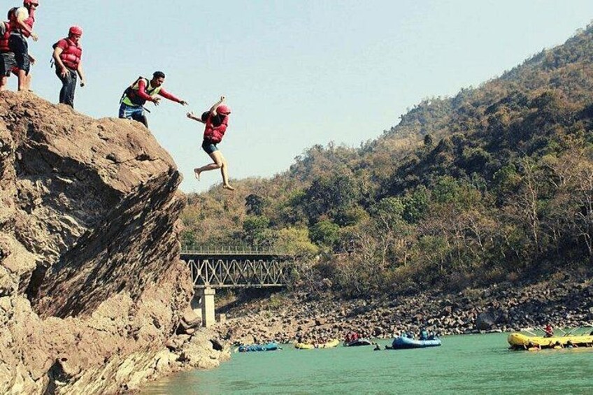 24 km White water rafting expedition in Rishikesh 3