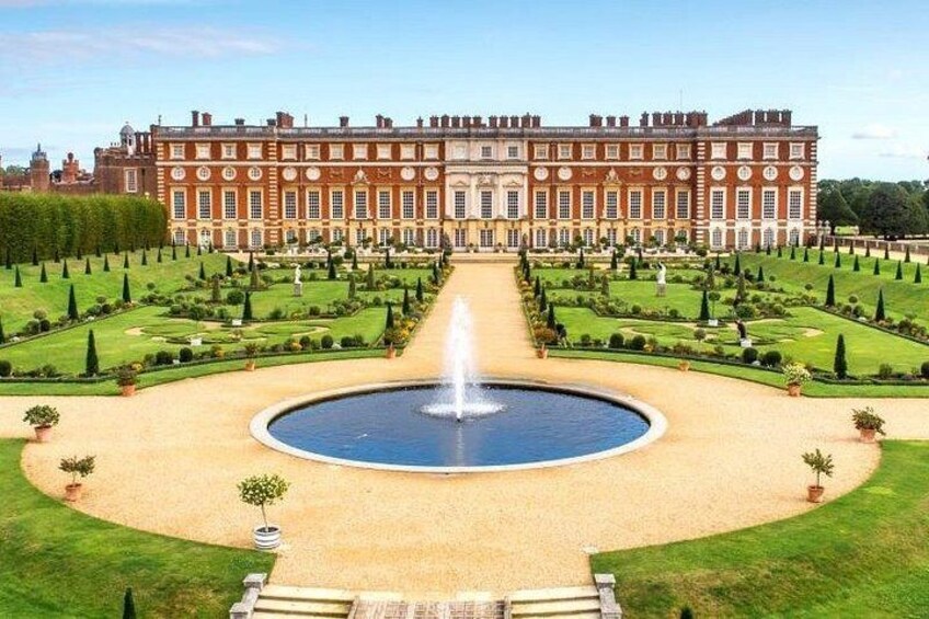Hampton Court Palace Half Day Trip from London with Tickets 1