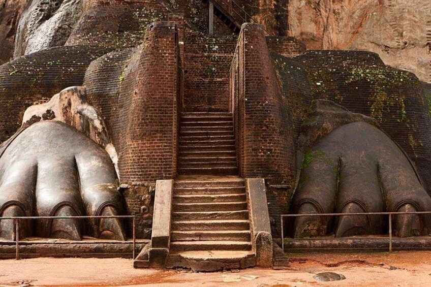 sigiriya entrance 2