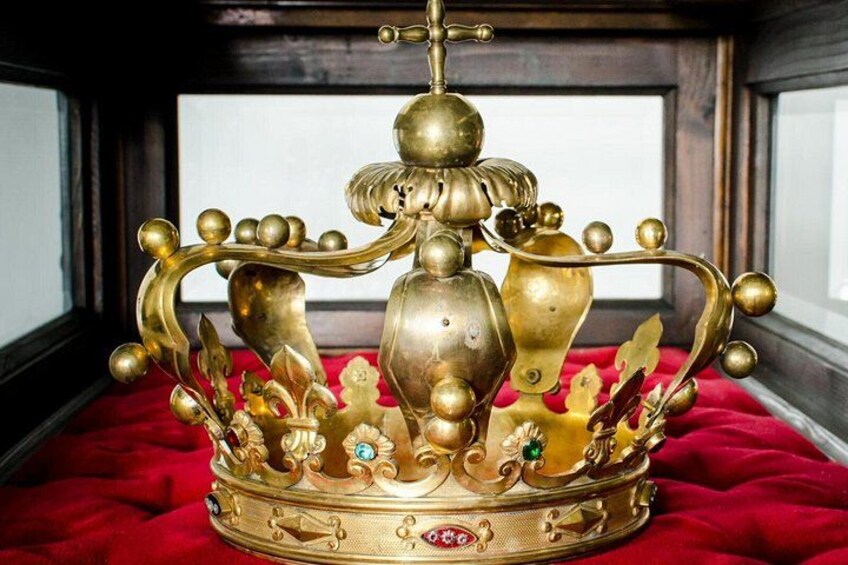 The Jeweled Crown 2