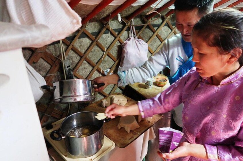 Cooking Class in a Traditional Ger Home in Ulaanbaatar Suburbs 5