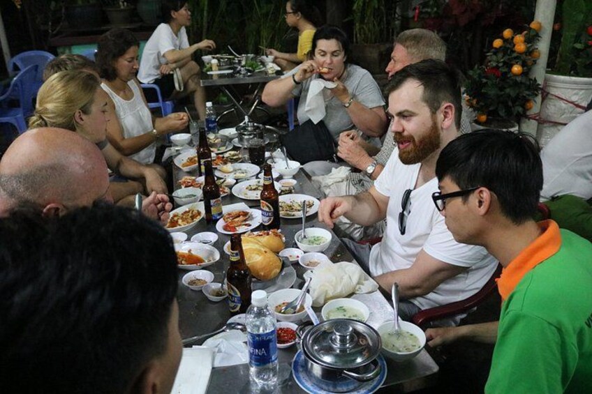 Saigon Vespa By Night Street Food Tour 4,5 Hours 2