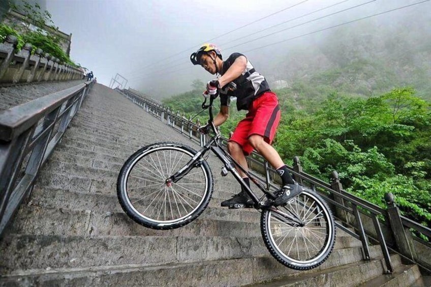 1-Day Mini Group & Private Tours to Glass Bridge & Mt. Tianmen 3
