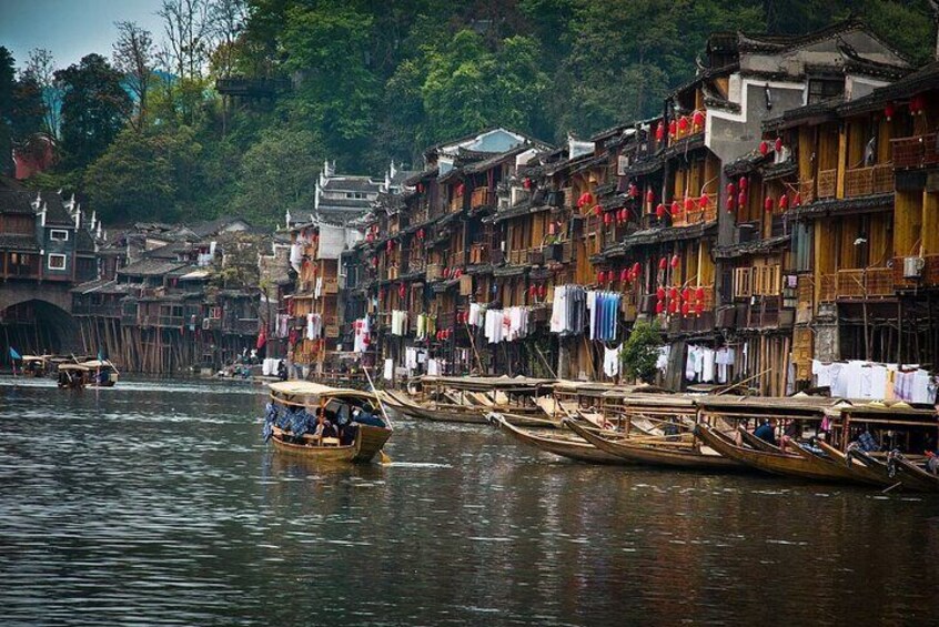 tuo river in fenghuang ancient town 5