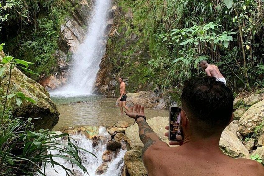 hiking medellin and hidden waterfalls 3