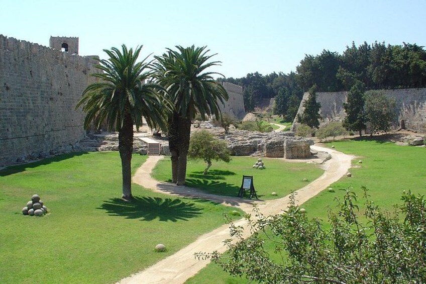 Rhodes Old Town Walking Tour (Small Group) 4