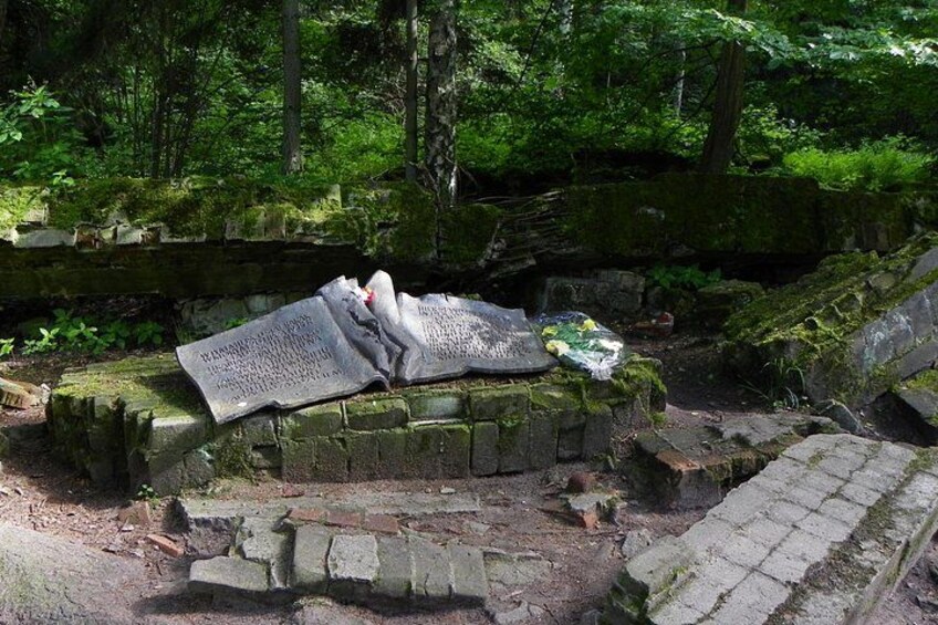 Gdansk Wolf’s Lair, St. Lipka & Mamerki Private Guided Tour 5