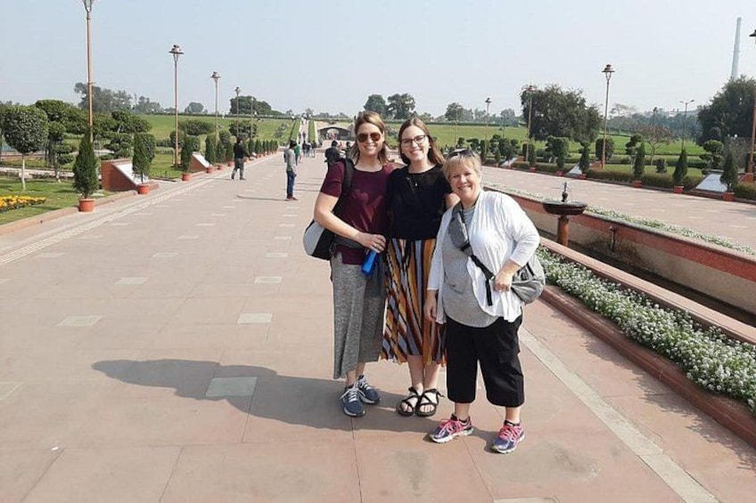 2 Days All Inclusive Taj Mahal & Agra Fort tour from Mumbai 4