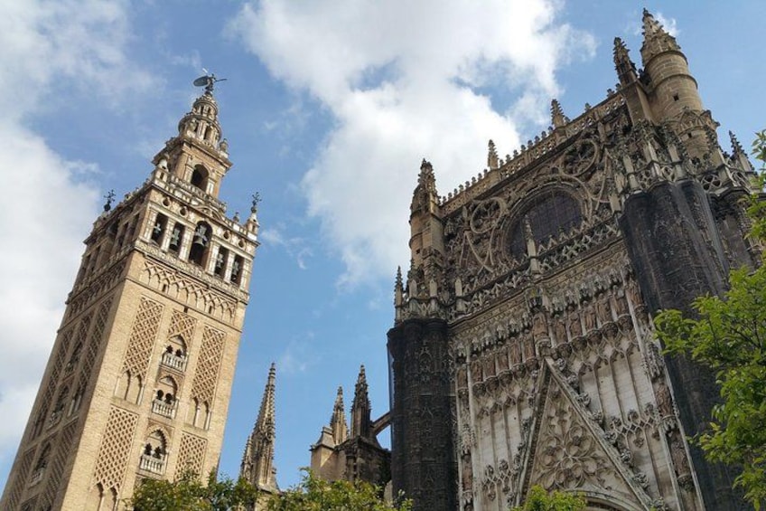 Alcazar and Cathedral & Giralda of Seville. Skip The Line! Includes access tickets 4