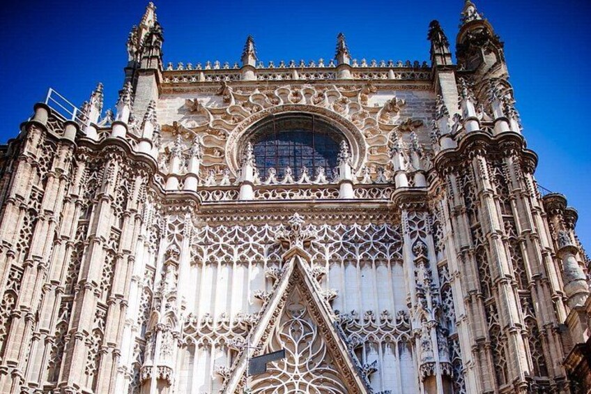 Alcazar and Cathedral & Giralda of Seville. Skip The Line! Includes access tickets 1